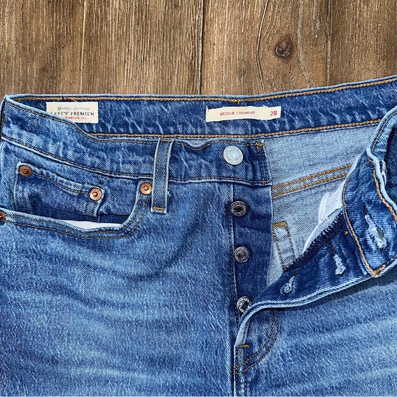 Levi’s Wedgie Straight Jean Premium - Picture 7 of 11